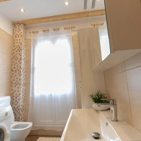 & 3* Trogir