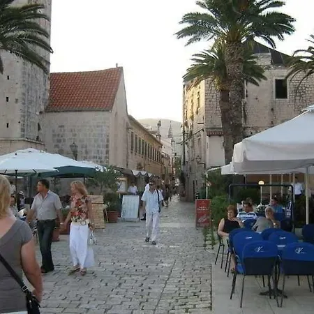 & Πανσιόν
